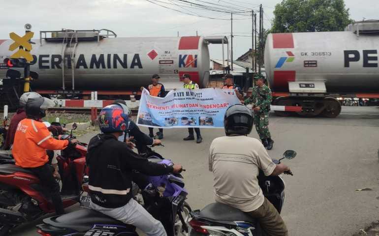 Gandeng Babinsa dan Bhabinkamtibmas, KAI Daop 4 Semarang Bangun Kesadaran Warga Demi Keselamatan KA