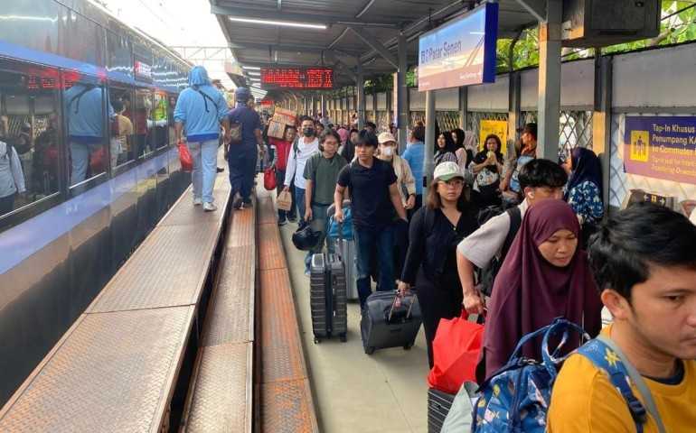 KAI Catat Pergerakan Masif ke Jakarta, Kedatangan Penumpang Salip Keberangkatan