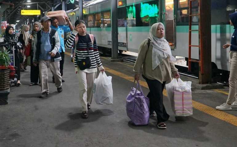 Tren Naik! Daop 4 Catat Pertumbuhan Penumpang KA Jarak Jauh di Paruh Pertama 2025