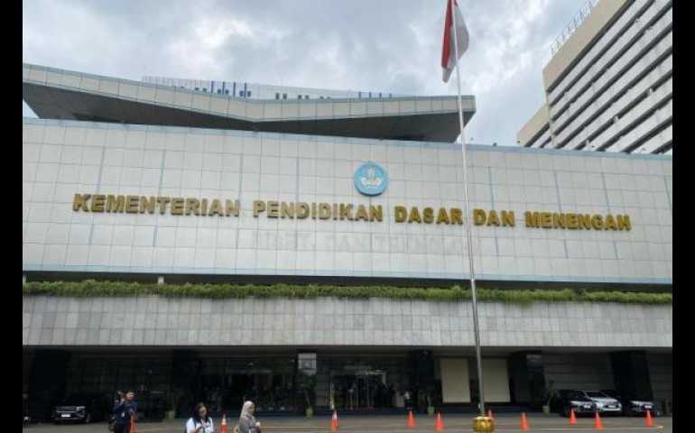 Kemendikdasmen Terapkan Aturan Baru, Guru Tak Wajib Lagi 24 Jam Mengajar