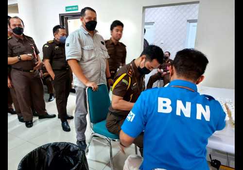 Kejati Jateng Gelar Tes Urine  Cegah Penyalahgunaan Narkotika