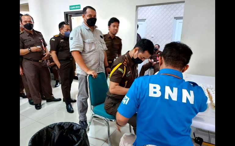 Kejati Jateng Gelar Tes Urine  Cegah Penyalahgunaan Narkotika