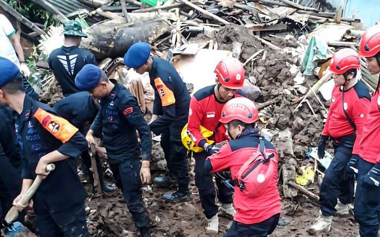 Semen Indonesia Terjunkan TRC Semen Padang dan Tonasa Bantu Korban Gempa Cianjur