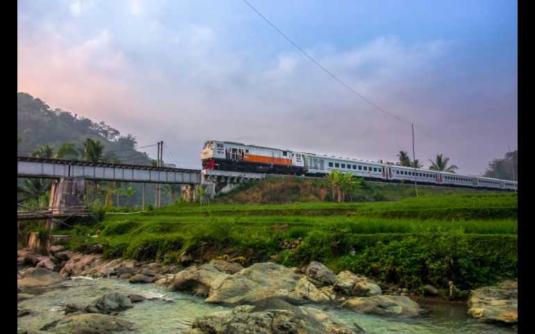 Libur Nataru, PT KAI Berikan Tarif Promo KA Blambangan Ekspres