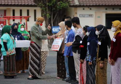 Peran Penting Guru, Sebagai Pembentukan Karakter Anak
