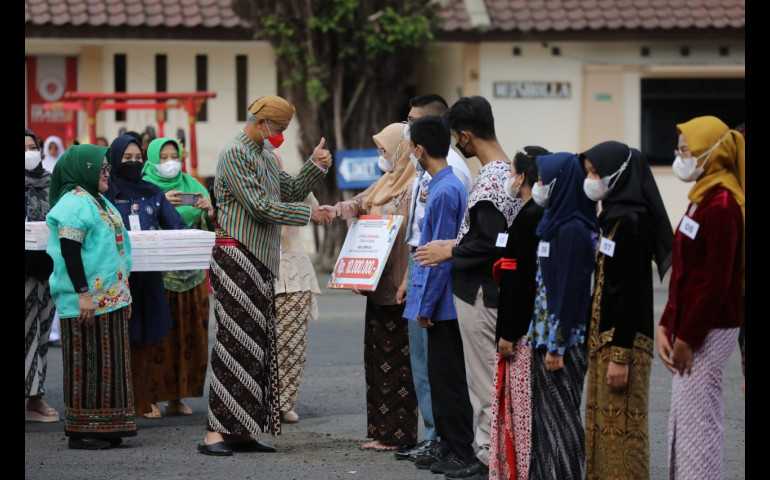 Peran Penting Guru, Sebagai Pembentukan Karakter Anak