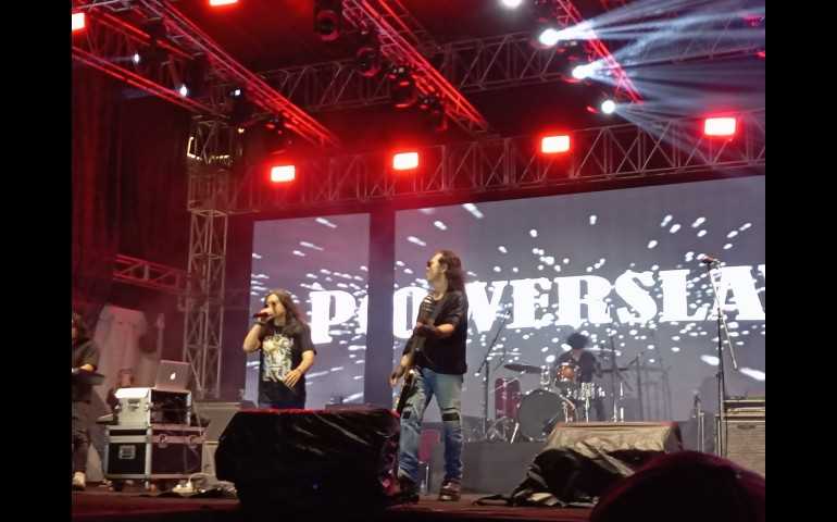 Powerslaves Pecahkan Suasana Malam di Kendal Open Fair 2025