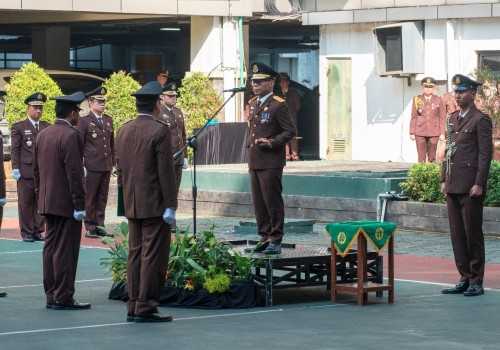 Keteladanan dari Barisan Depan, Pejabat Utama Kejati Jateng Jadi Petugas Upacara HUT RI Ke-80