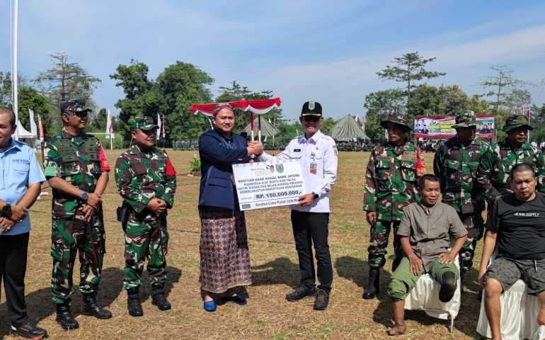 Bank Jateng Dukung Program Sosial dengan Serahkan Bantuan Kaki Palsu kepada Penyandang Disabilitas di Kudus