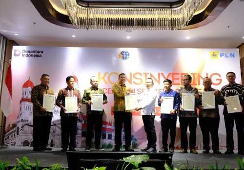 Wujud Nyata Pembangunan Infrastruktur Kelistrikan Sesuai Aturan yang Berlaku, PLN Terima 11 Sertifikat Hak Atas Tanah di Jawa Tengah