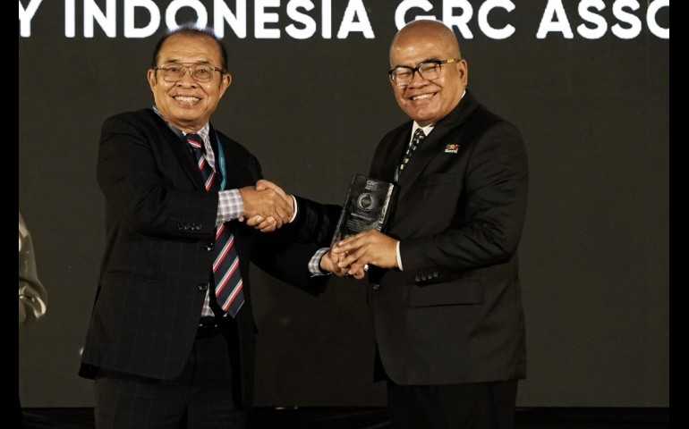 Integritas Nyata dalam Governansi, Amien Sunaryadi Dianugerahi GRC Lifetime Achievement Award 2025