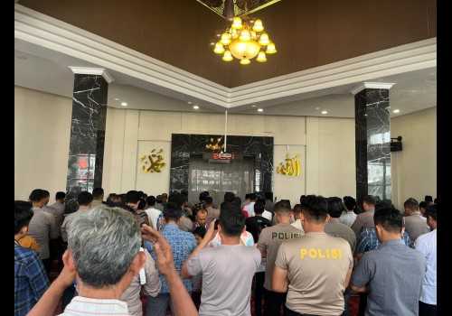 Polres Kendal Lakukan Sholat Ghaib Untuk Korban Insiden Demo