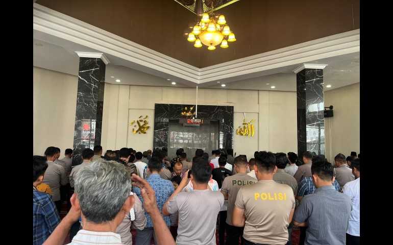 Polres Kendal Lakukan Sholat Ghaib Untuk Korban Insiden Demo