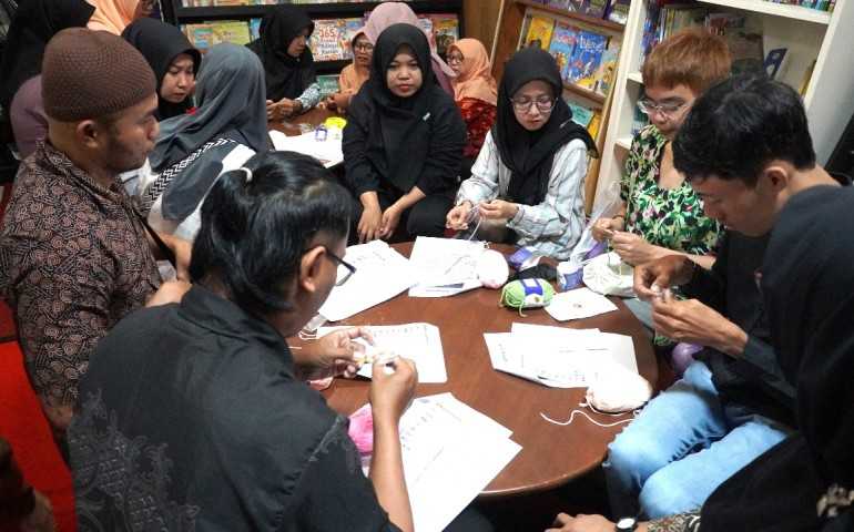Pelatihan Merajut untuk Disabilitas di Cilacap: Kolaborasi Pemerintah dan Bank Jateng Dorong Kemandirian