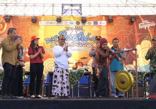 Bupati Kendal Dyah Kartika Permanasari, Ikut Karnaval Bersama Masyarakat Desa Magersari