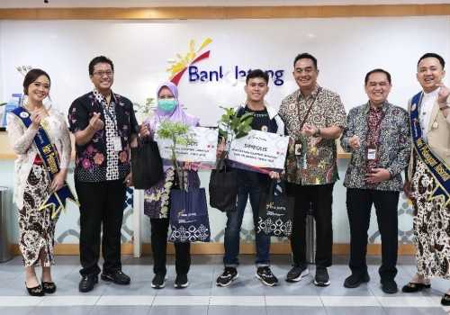 Bank Jateng Jadikan Hari Pelanggan Momen Apresiasi, Beri Bibit Tanaman sebagai Simbol Pertumbuhan dan Komitmen