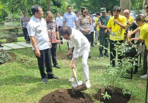 Pemprov Jateng Pastikan Iklim Investasi Sehat, Gubernur Luthfi Dorong Investor Ikuti Jejak Sido Muncul