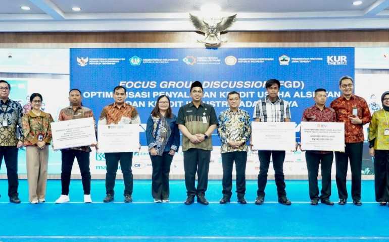 Jawa Tengah Tertinggi Penyaluran KUR, Bank Jateng Perkuat Kredit Alsintan dan Industri Padat Karya