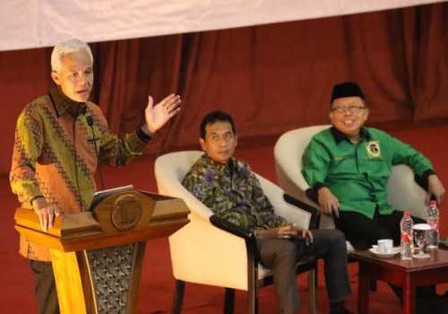 Hadiri Rapimwil PPP Jateng, Ganjar; Kita Punya Hubungan Emosional yang Bagus