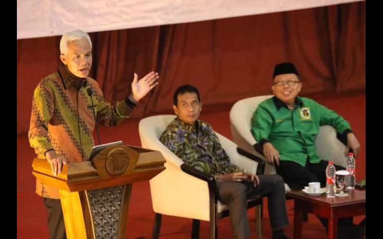 Hadiri Rapimwil PPP Jateng, Ganjar; Kita Punya Hubungan Emosional yang Bagus