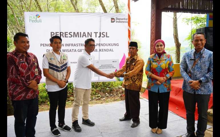 Usai Resmikan Rehabilitasi Tubing Genting, Bupati Kendal Berharap Dapat Mendorong Pengembangan Wisata Lokal
