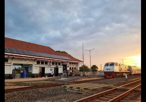 Sebulan Beroperasi di Stasiun Batang, KA Argo Muria Layani 289 Penumpang