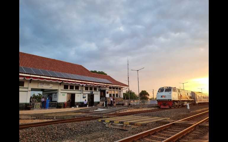Sebulan Beroperasi di Stasiun Batang, KA Argo Muria Layani 289 Penumpang