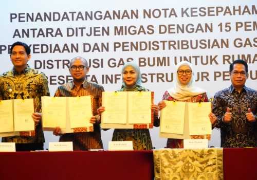 Bupati Kendal Lakukan Penandatanganan MoU Dengan Ditjen Migas Kementerian ESDM