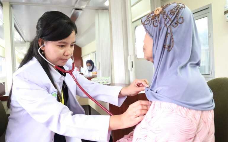 HUT ke-80, KAI Daop 1 Jakarta Tebar Manfaat Sosial Lewat Rail Clinic dan Rail Library