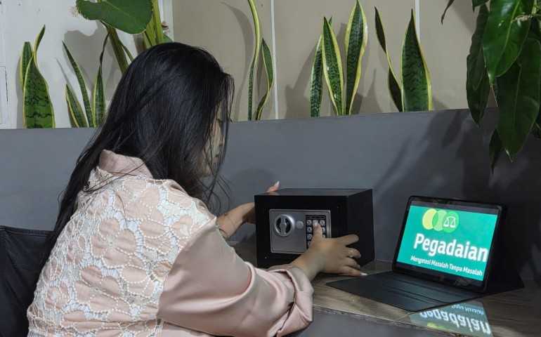 Tersesat Rantai Cicilan, Pegadaian Beri Harapan Emas