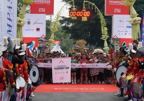Stride to Glory: Bank Jateng Friendship Run Purwokerto Padukan Lari Sehat dan Pemberdayaan UMKM Lokal