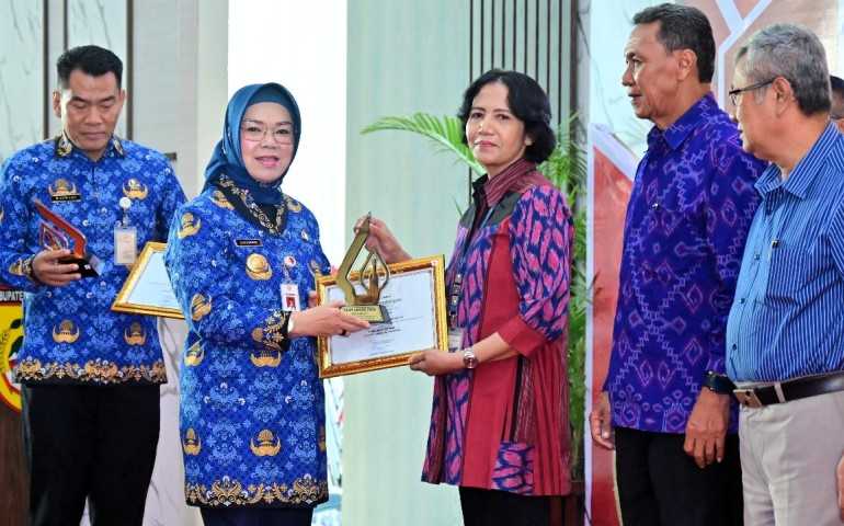 Bank Jateng Borong Penghargaan TJSLP Awards 2025, Wujud Kolaborasi Nyata untuk Sukoharjo