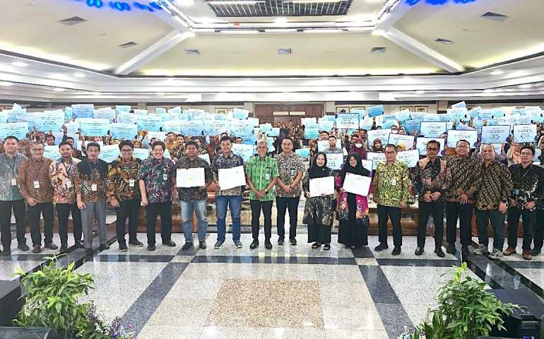 Bank Jateng Dukung Akad Massal KUR 800 Ribu UMKM, Hadirkan 800 Debitur dari Seluruh Jawa Tengah