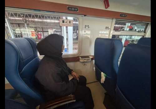 KAI Daop 4 Semarang Imbau Penumpang KA Gunakan Colokan Listrik di Kereta Sesuai Peruntukannya