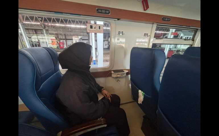 KAI Daop 4 Semarang Imbau Penumpang KA Gunakan Colokan Listrik di Kereta Sesuai Peruntukannya