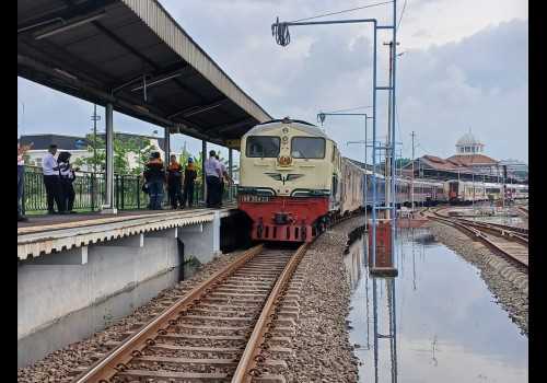 KAI Daop 4 Siagakan Petugas dan Lokomotif Diesel Hidrolik untuk Antisipasi Genangan Air di Jalur KA Semarang Tawang - Alastua
