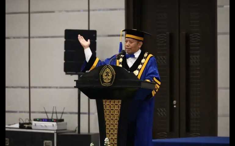 Wisuda ke-180 UNDIP Luluskan 3.341 Mahasiswa: Rektor Bangga Alumni Dikenal Pekerja Keras, Loyal dan Berintegritas