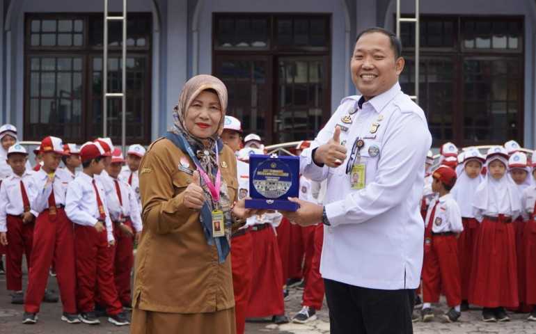 Dukung Sekolah Ramah Anak, Imigrasi Wonosobo Edukasi Pelajar soal Identitas Warga Negara