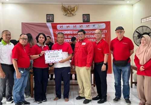 Momen Penuh Empati, Swiss-Belhotel Joglosemar Serahkan Bantuan Sembako untuk Griya PMI Peduli