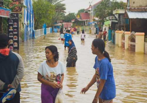 Banjir Rob Menerjang Semarang, Ratusan Pekerja Dipulangkan