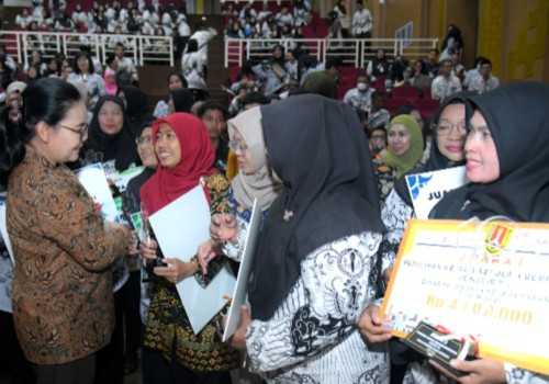 Hari Guru Nasional, Wali Kota Semarang Tegaskan Guru Sebagai Pertahanan Masa Depan Generasi Bangsa