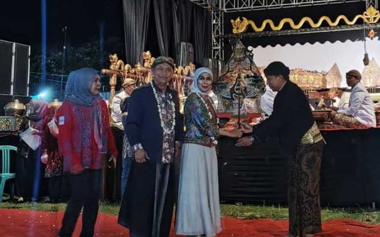 Peringati HGN 2025, Disdikbud Kendal Gelar Wayang Kulit dan Gelar Budaya di Gemuh