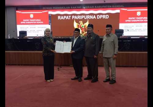 DPRD dan Pemkab Kendal Sepakati Propemperda dan Raperda APBD 2026 dalam Paripurna