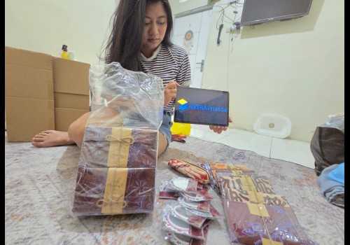 MOXA Astra Financial Menyalakan Cahaya di Rak Souvenir yang Hampir Padam