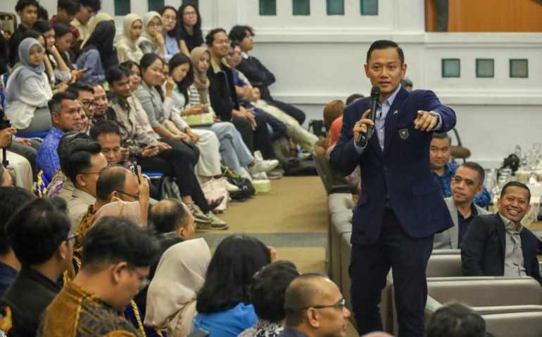 Pesisir dan Pantura Jadi Sorotan AHY dalam Kuliah Umum Kebencanaan di UNDIP