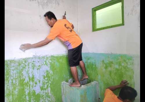 Wujud Pengabdian, Imigrasi Wonosobo Benahi Toilet Umum Desa Pakuncen