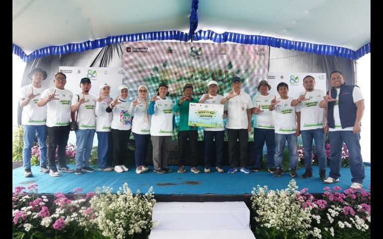 PLN UIP JBT Turut Ambil Bagian dalam Penanaman Ribuan Pohon di Jawa Barat dan Jawa Tengah