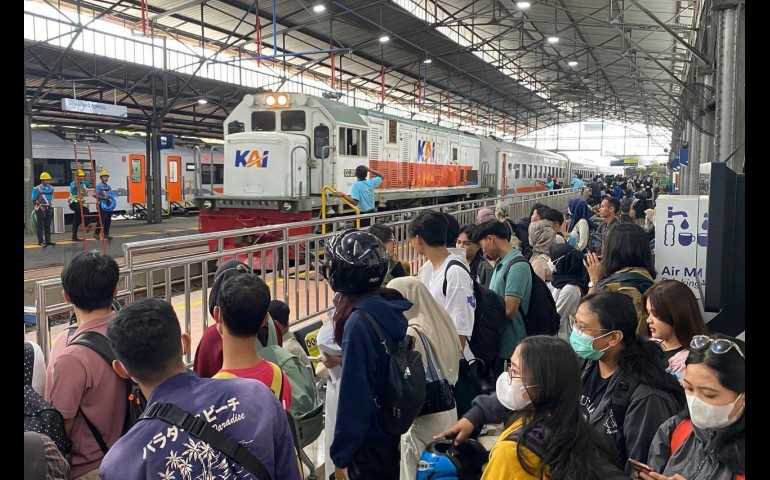 Perubahan Jadwal KA Keberangkatan Daop 4 Semarang per 1 Desember 2025, Pelanggan Diimbau Perhatikan Jadwal dengan Baik
