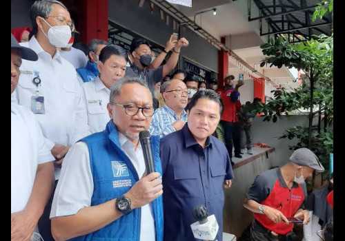 Erick Thohir Bersama Zulkifli Hasan Cek Pasar di Semarang, Pedagang Keluhkan Kenaikan Bahan Pokok