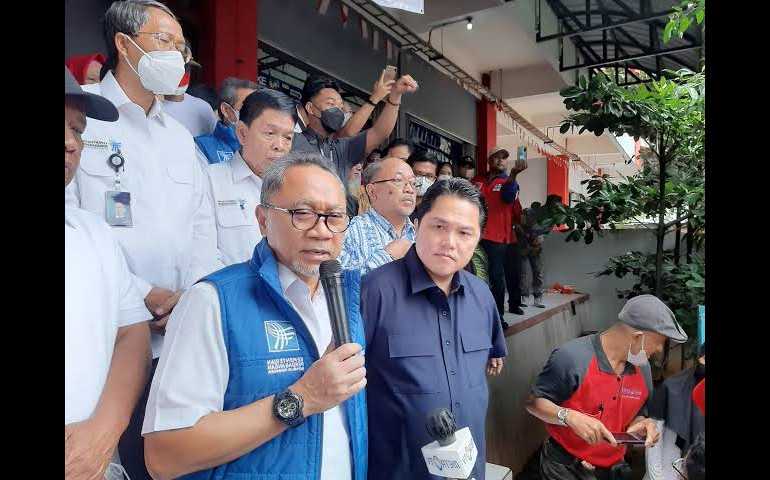 Erick Thohir Bersama Zulkifli Hasan Cek Pasar di Semarang, Pedagang Keluhkan Kenaikan Bahan Pokok